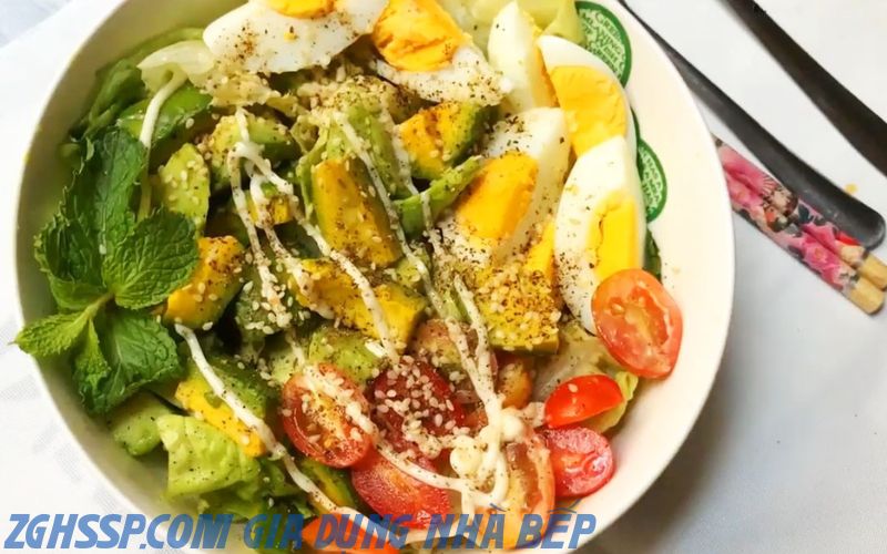 Công Thức Salad Đầy Dinh Dưỡng với Máy Cắt Rau Củ